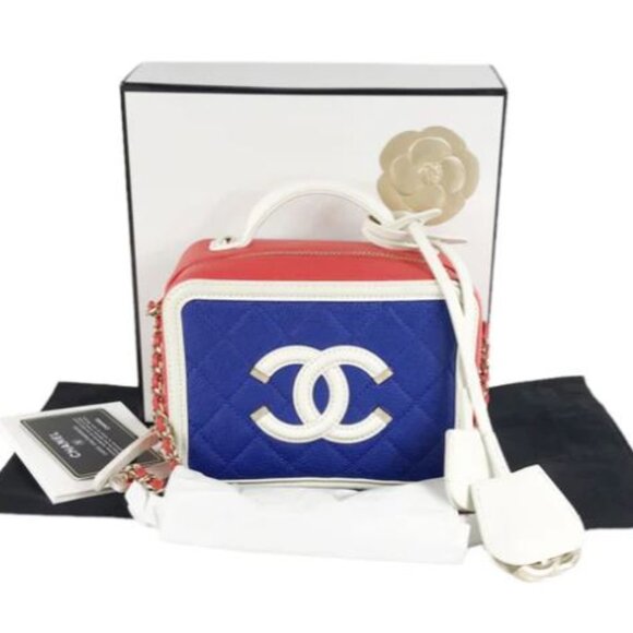 CHANEL - Picture 11 of 11